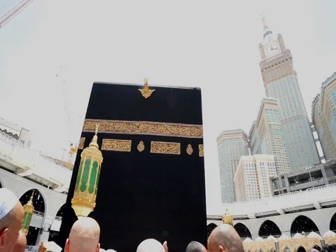 Crowded pilgrims in Mecca Stock Footage 111684018