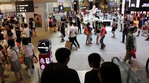 Crowded shopping mall Video stock 24862616