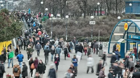 Crowded sidewalks of Warsaw. Stock-Footage 61367915