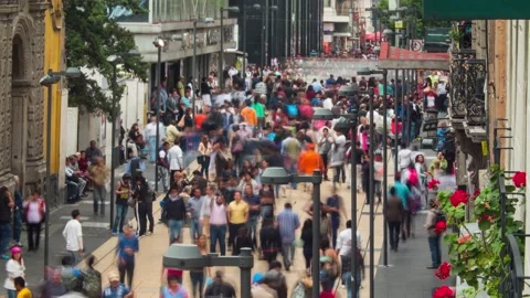 Crowded street in Mexico timelapse Stock-Footage 130476313