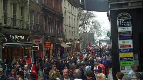 Crowded Street Scene Vídeo Stock 2851868