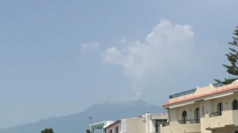 Crowded summer beach in Sicily. Stock Footage 30402331