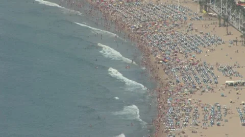 Crowds on the Beach Stock-Footage 7741247