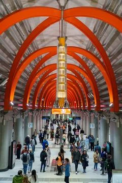 Crowds Explore the Vibrant, Orange-Arched Concourse of Town Hall Station on.. Stock-Fotos