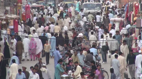 Crowds in Islamabad bazaar Stock Footage 5088675
