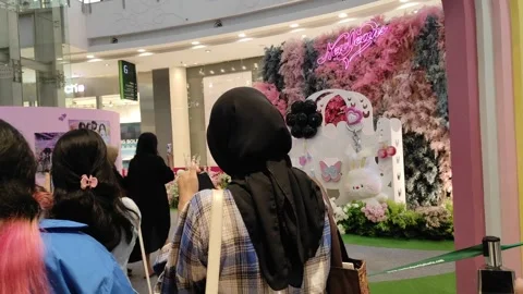 Crowds at Korean K-pop store Stock Footage 265036681