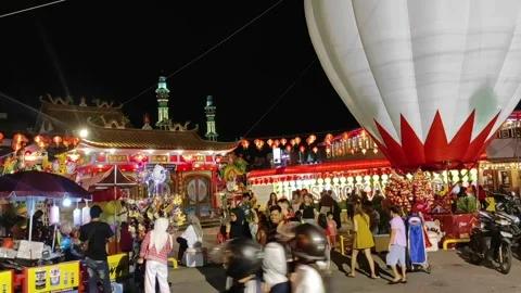 Crowds at night Stock Footage 316208687