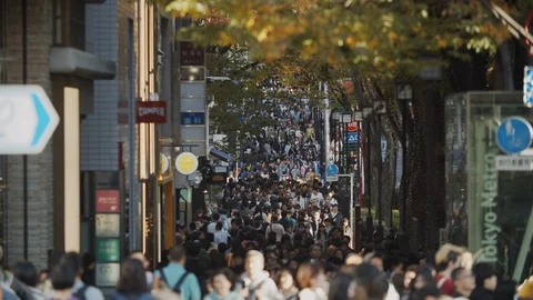 Crowds in Omotesando on weekends 2 Stock Footage 120518408