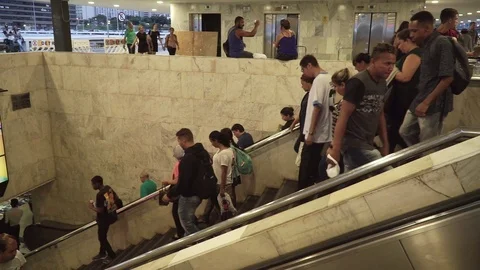Crowds at Station Video stock 120543077
