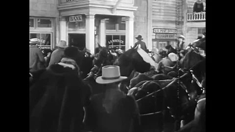 Crowds welcome explorers William Clark and Meriwether Lewis in St. Louis, Stock Footage 85768193