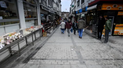 The crows over their heads Stockbeeldmateriaal 63061008