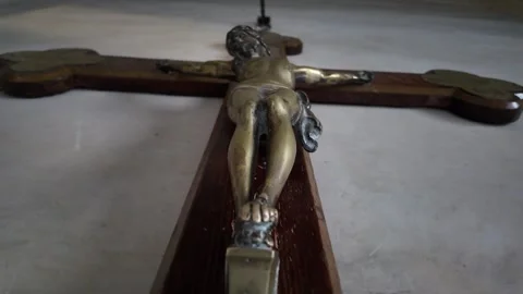 Crucifix Low Angle Perspective - Religious Statue Slow Motion Macro 4K Vidéo 328845720