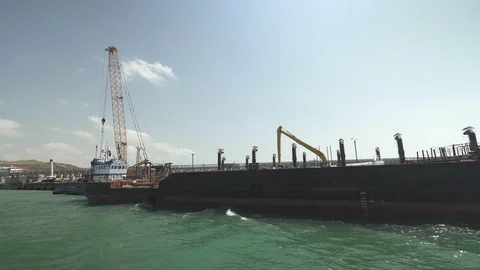 Cruise on black sea in harbor 2 Vídeo Stock 123784644