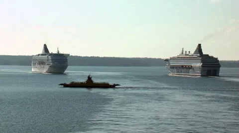 Cruise on the liner Stockbeeldmateriaal 8927600