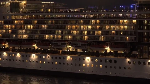 Cruise at night Video stock 71479924