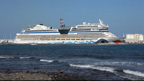 Cruise Ship AIDAblu   Stockbeeldmateriaal 2975358