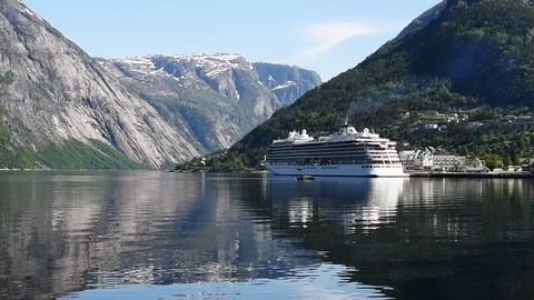 Cruise ship in Eidfjord Stock Footage 92841844
