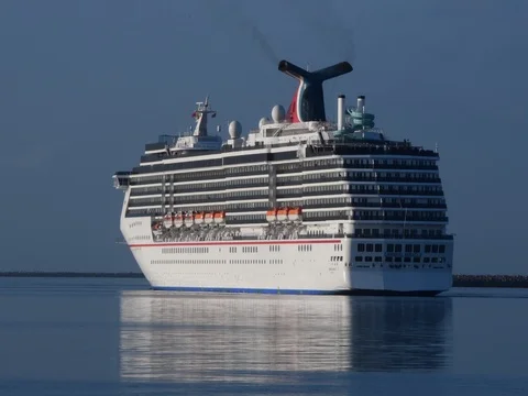 Cruise ship Stock Footage 77094405