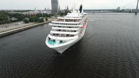Cruise ship front view Stock Footage 159276846