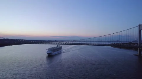 The cruise ship is going to open ocean from New York city Stock Footage 221215042