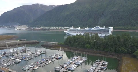 Cruise ship &amp; harbor Video stock 151611852