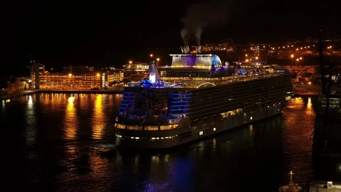 Cruise ship Harmony of the Seas returning at Port Everglades during night Stock Footage 116426983