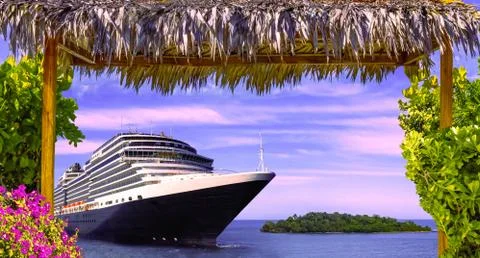Cruise ship in open water Foto stock
