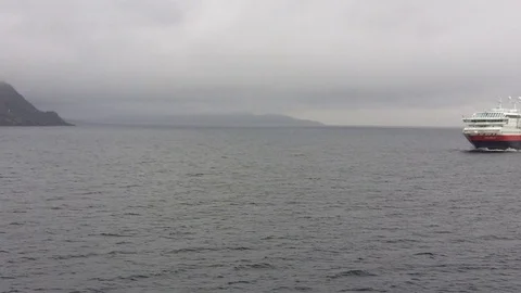 Cruise ship passing Video stock 70934192