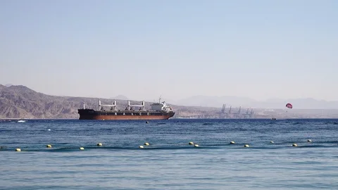 A cruise ship in the see of Eilat 스톡 동영상 124123484