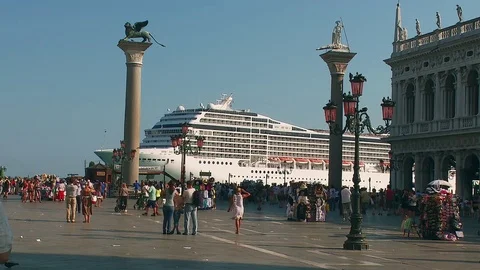 Cruise ship, St Marks Square, Venice, Itlay Stock Footage 74551154