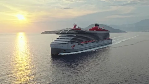 Cruise Ship Stern Side Tracking Aerial Adriatic Sunset Montenegro Vidéo 337937426