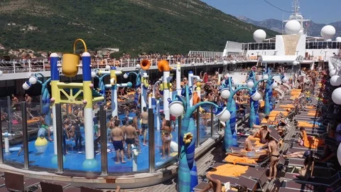 Cruise ship timelapse Video stock 129824227