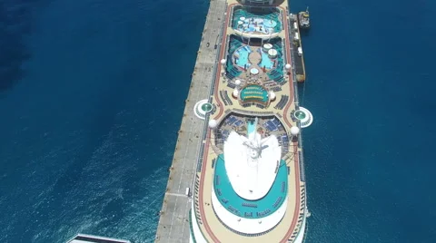 Cruise view overhead Stock Footage 64036733