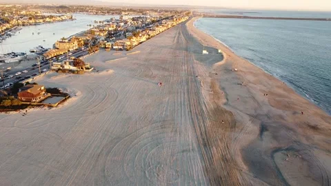 Cruising The Sands 库存影片 152736748