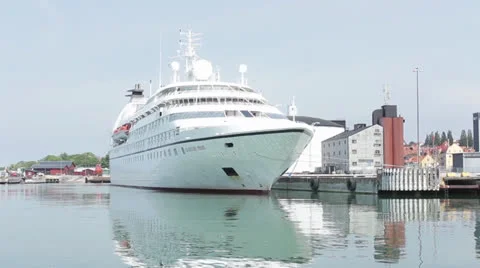 Cruising ship Stock Footage 27099878