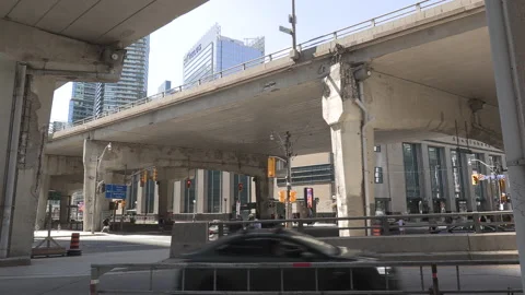 Crumbling concrete elevated highway city infrastructure Vídeo Stock 158961889