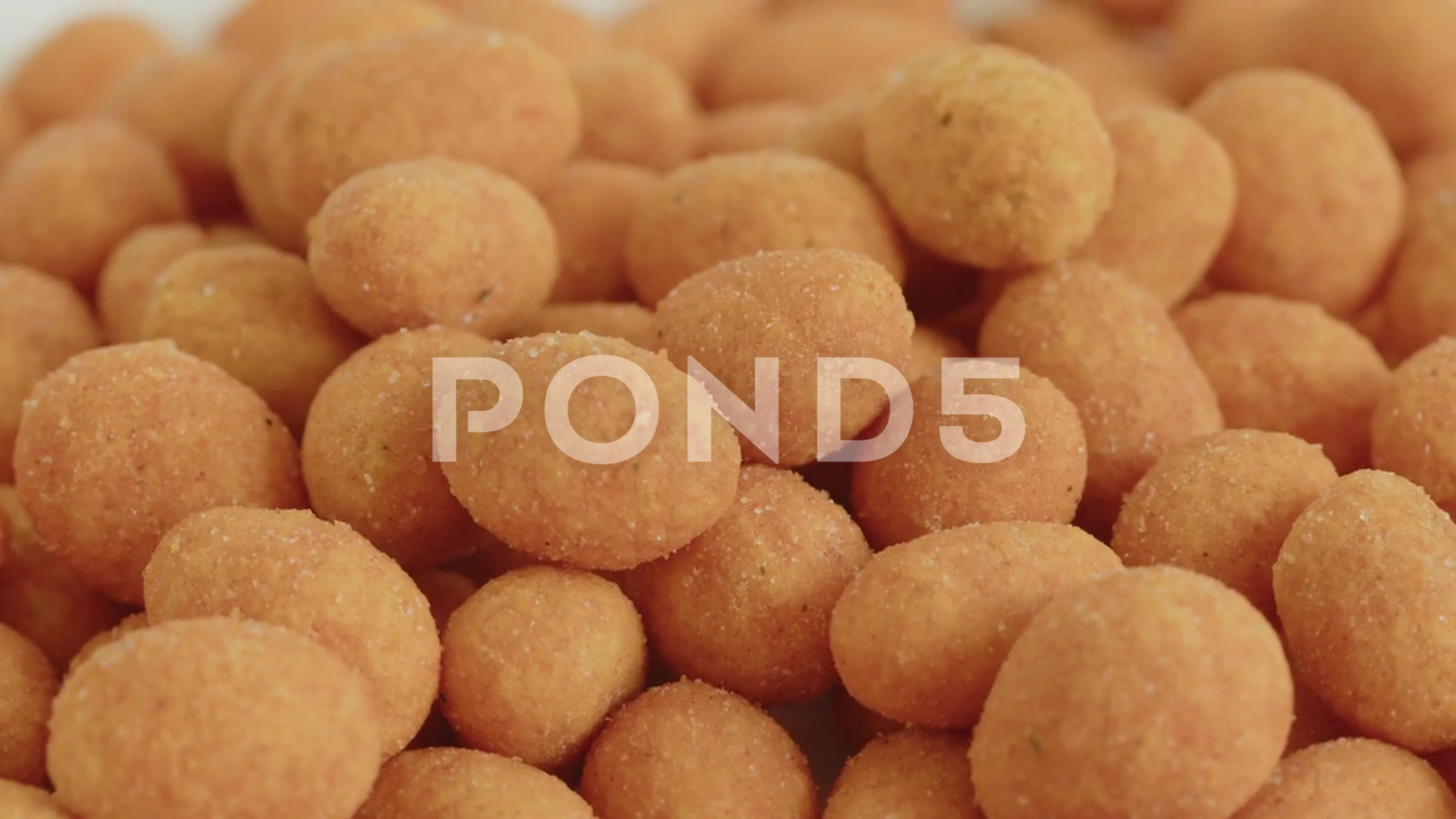 Crunchy peanuts with paprika taste 4K fo, Stock Video