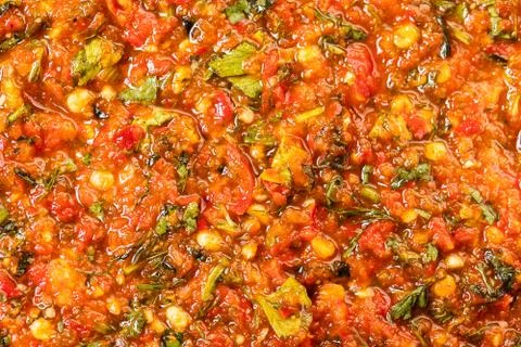 Crushed hot pepper with aromatic herbs Foto stock