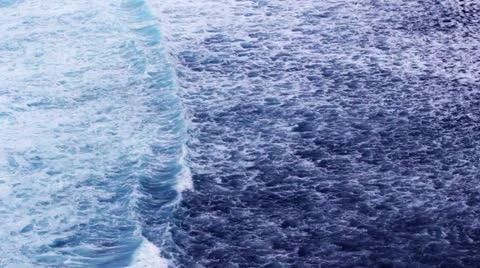 Crushing waves from high angle Video stock 12177285