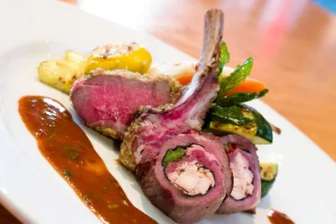 Crusted stuffed lamb chops Foto stock