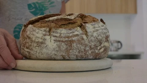 Crusty sourdough bread Vidéo 116410086