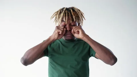 Crying gesture meme man childish sadness Vidéo 204942026