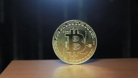 Crypt, cryptocurrency, bitcoin coin close up with background Vídeos de archivo 150647955