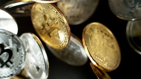 Cryptocurrencies falling from the sky along with Bitcoin. 스톡 동영상 120368581