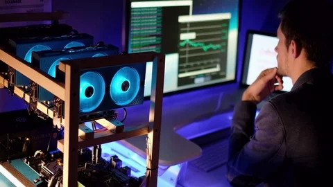 Cryptocurrency mining rig Video stock 85176316