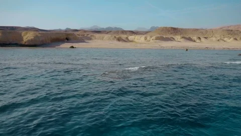 Crystal clear deep water of the red sea and the deserted shore of the island Stock-Footage 91265959