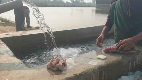 Crystal Clear River with Fresh Clean Water Vidéo 300353519