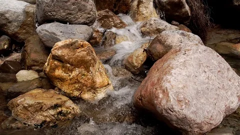 Crystal clear water flows 스톡 동영상 114664280