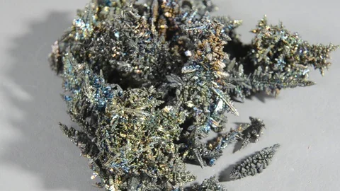 Crystals of the element Vanadium rotates slowly, seamless playoff possible. Stock Footage 128935104