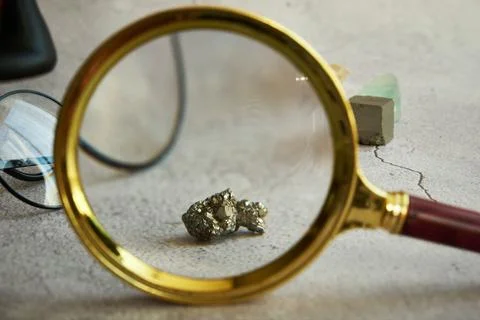 Crystals on the explorer's desk close up Foto stock